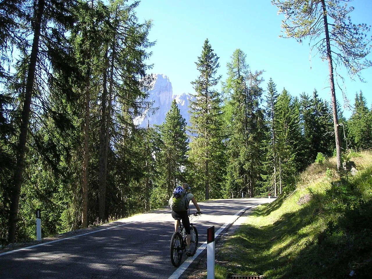 peitler kofel, würzjoch, nature, mountain bike, bicycle, trip, alpine cross, transalp, cycling tour, bike tour, to go biking, mountains, dolomites, path, road. 4 things to check before choosing bike tour companies